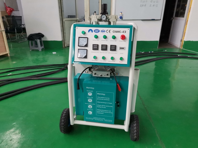 CNMC-E3 聚氨酯噴涂機：穩(wěn)定噴涂，適配多元工程場景